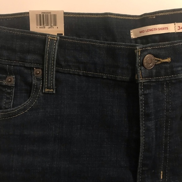 Levi’s Mid Length Shorts - Picture 4 of 4